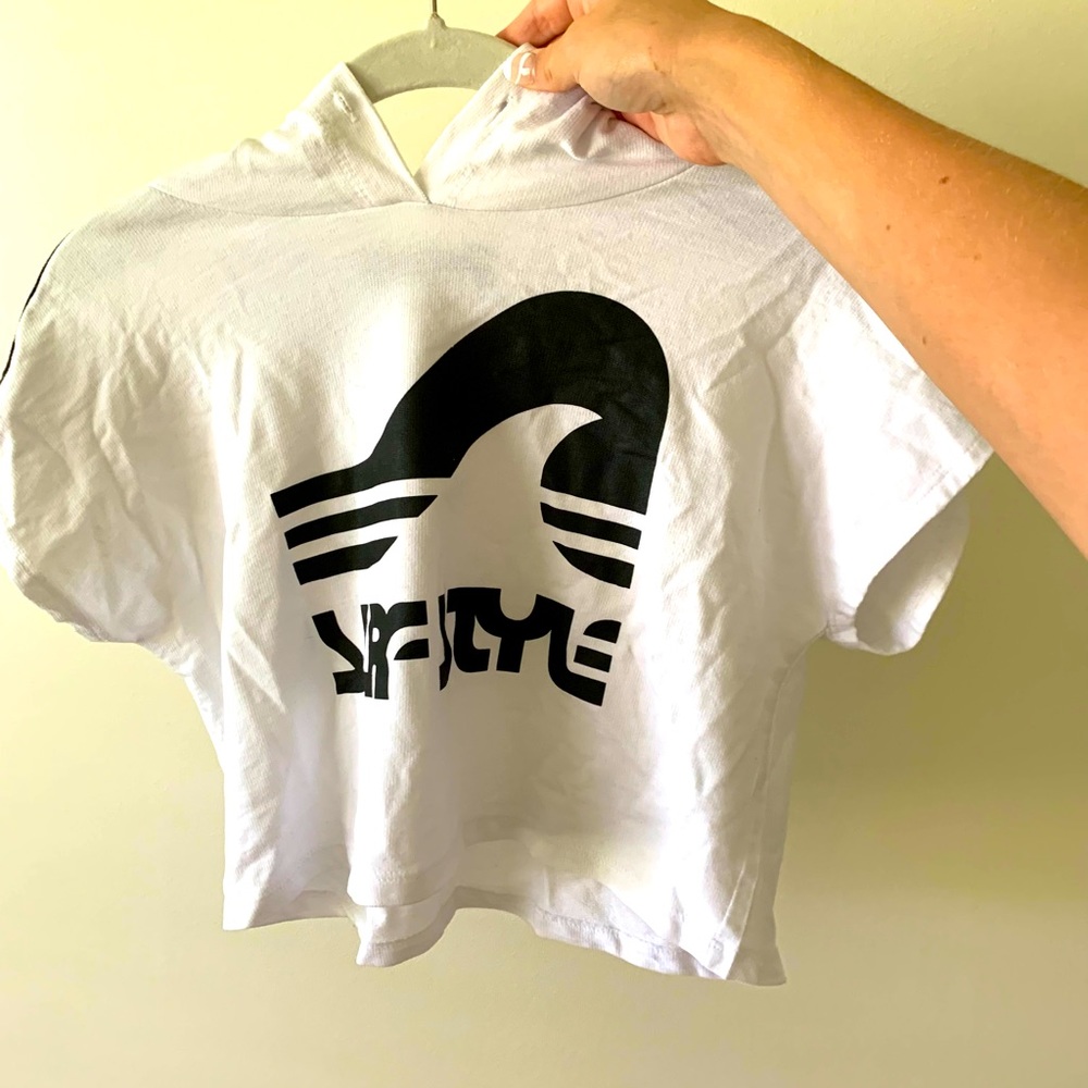 Surf style cropped T-shirt